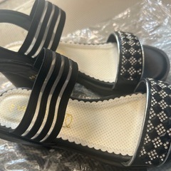 新品　サンダル黒23.0cmの画像