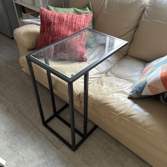ソファーサイドテーブルの画像