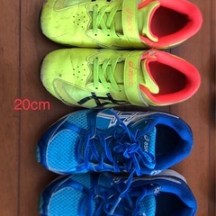 スポーツシューズの画像