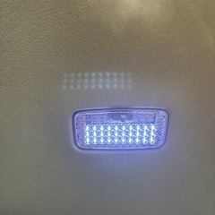 30プリウス ルームランプの画像