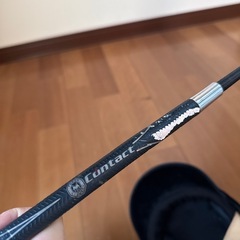 乗馬ヘルメットと鞭の画像