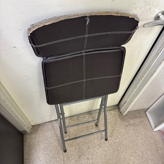 折りたたみ椅子の画像