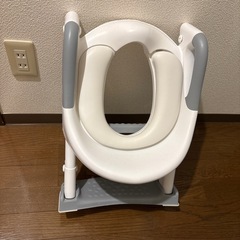 【お話中／差し上げます】アンジュスマイル キッズ ステップ付き補助便座 折りたたみ クッション2個 高さ調整トイレトレーナー 練習 ステップの画像