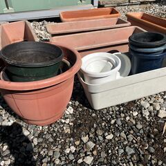 【無料】植木鉢差し上げます｜プラスチック製の画像