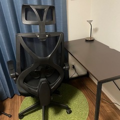 【急募/再掲載】デスク4点セット(デスク+チェア+テーブルランプ+マット)の画像