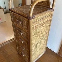 ラタン棚の画像