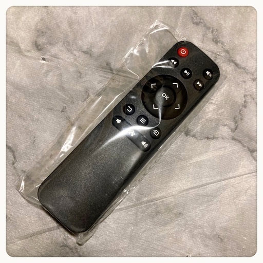 ꒰未使用꒱小型ホームプロジェクター9200ルーメンWiFi4K対応ホームシアター