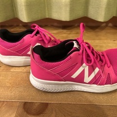 ニューバランス570 スニーカー　23.5の画像