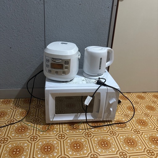 冷蔵庫，炊飯器，ティファール，電子レンジ、セット