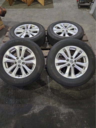 225/65R17  タイヤ　ホイールセット