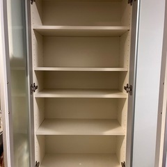 食器棚の画像