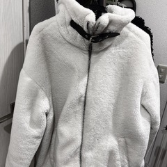 【本日取引可能な方】OY/ジップアップアンバランスロゴファージャケット 韓国の画像