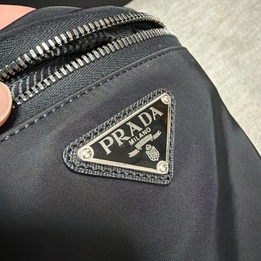 PRADA　ボディバッグ