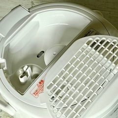 2023年製 象印 スチーム式ポット型加湿器 EE-RS0の画像