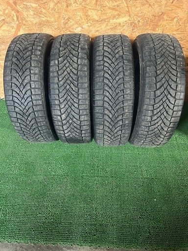 ダンロップ SYNCHRO WEATHER 225/60R18 25年