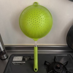 持ち手付き湯切りザルの画像