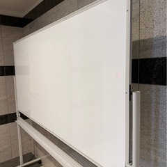 キャスター付きホワイトボード　白　オフィス用品　事務用品の画像