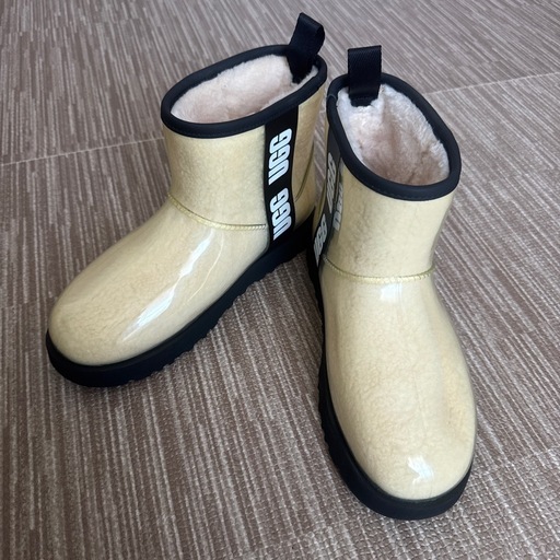 新品同様　UGG アグ　ムートンブーツ