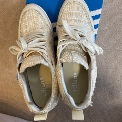 プラスダイアナ　スニーカーの画像