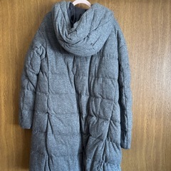  ほぼ新品未使用 ユニクロ ダウンコート グレーの画像