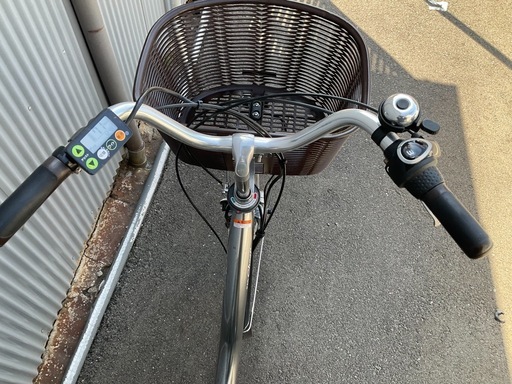 779  ヤマハ最新機種電動アシスト自転車pascheer26インチグレーアルミボディー