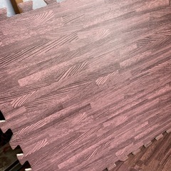 ※しっかり本文読んでから問い合わせ下さい。フロアマット　30枚くらい　破片もありの画像