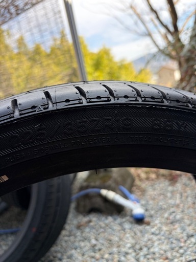 【値下げしました！】タイヤ 19インチ 225/35r19