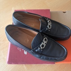 フェラガモ革靴の画像