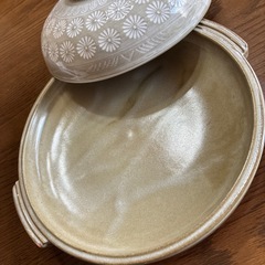 薄くて小さい土鍋の画像