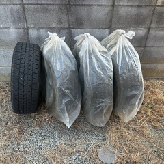 スタッドレスタイヤ4本セット 195/65 R15 ダンロップの画像