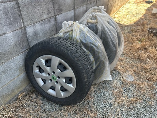 スタッドレスタイヤ＋ホイール4本セット 195/65 R15 ダンロップ