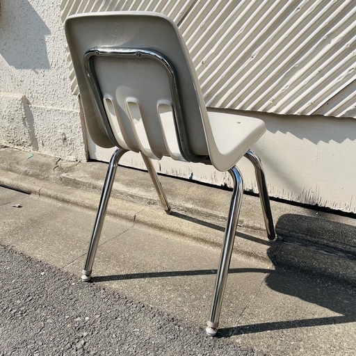 《売約済》VIRCO 9000 ライトグレー スタッキングチェア スクールチェア　VIRCO 9000 Light Gray Stacking Chair 人気カラー　