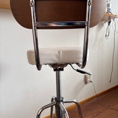 昇降式カウンターチェア2脚の画像