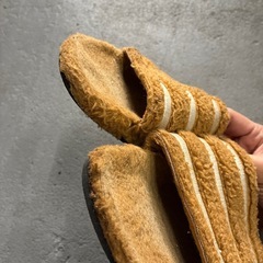 アディダススリッパボアの画像