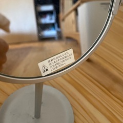 拡大鏡つきコンパクトミラーの画像