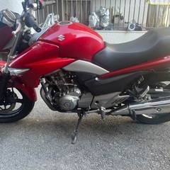SUZUKI GSR250
の画像