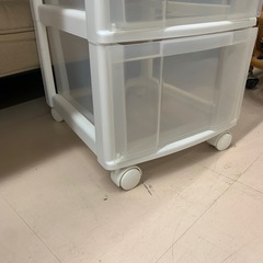 美原店　アイリスオーヤマ　収納　3段　キャスター付きの画像