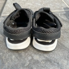 ムーンスター　14cm 子供用　サンダル 黒の画像