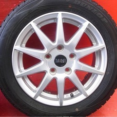 【美品】スタッドレスタイヤ　ホイール付きの画像