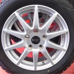 【美品】スタッドレスタイヤ　ホイール付きの画像