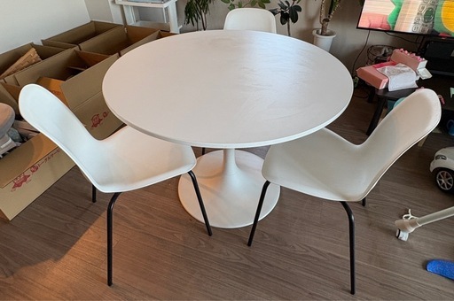 【引き取り希望】IKEAダイニングテーブル　イス3脚　