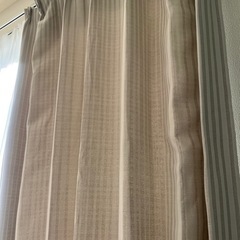 カーテンの画像
