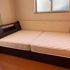 美品　シングルベッド　収納たくさん　ライト付き　マットレスはおまけ程度　の画像