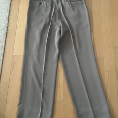 薄茶色スラックス男性用の画像