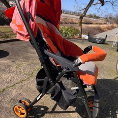 COMBI ベビーカーの画像