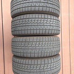 スタッドレスタイヤの画像