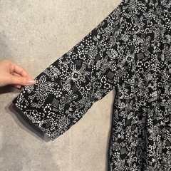 【新品未使用】 レディース インド綿 ワンピース ブラック 花柄 ふじんふく婦人服の画像