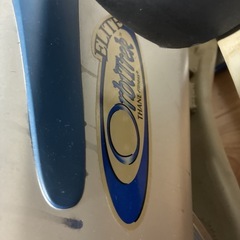 折りたたみ自転車、スーツケース、クロストレーナー
の画像