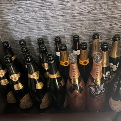 シャンパン空き瓶の画像