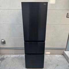 254⭐️2022年製★ハイアール　冷蔵庫　大型　3ドア　ブラック 300〜400Lの画像